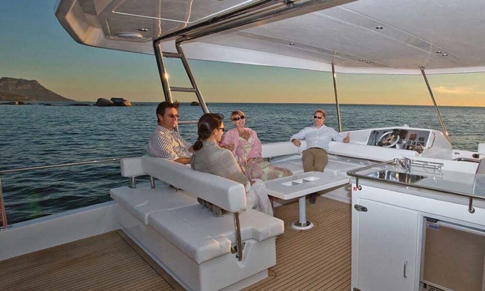 Charter 51' Power Catamaran in Phuket, Thailand - Imagen 10